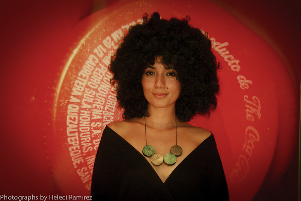 Imagen de modelo diseñadora de joyas, Honduras